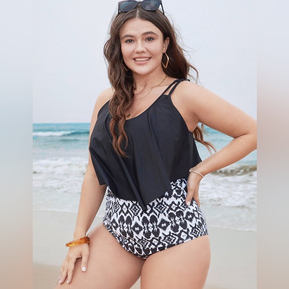 BloomChic Other - BloomChic 1 piece Swimsuit Black and White 1x